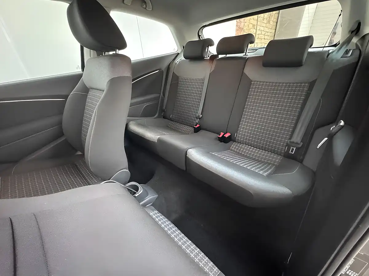 Used 2014 Volkswagen Polo Bluemotion Tech Se Black - Interior and Exterior details 10