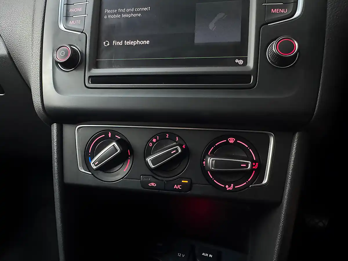 Used 2014 Volkswagen Polo Bluemotion Tech Se Black - Interior and Exterior details 13
