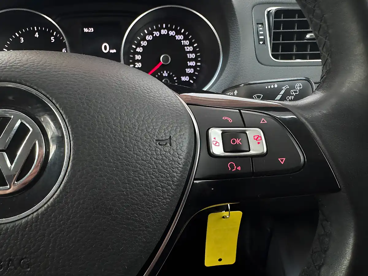Used 2014 Volkswagen Polo Bluemotion Tech Se Black - Interior and Exterior details 14