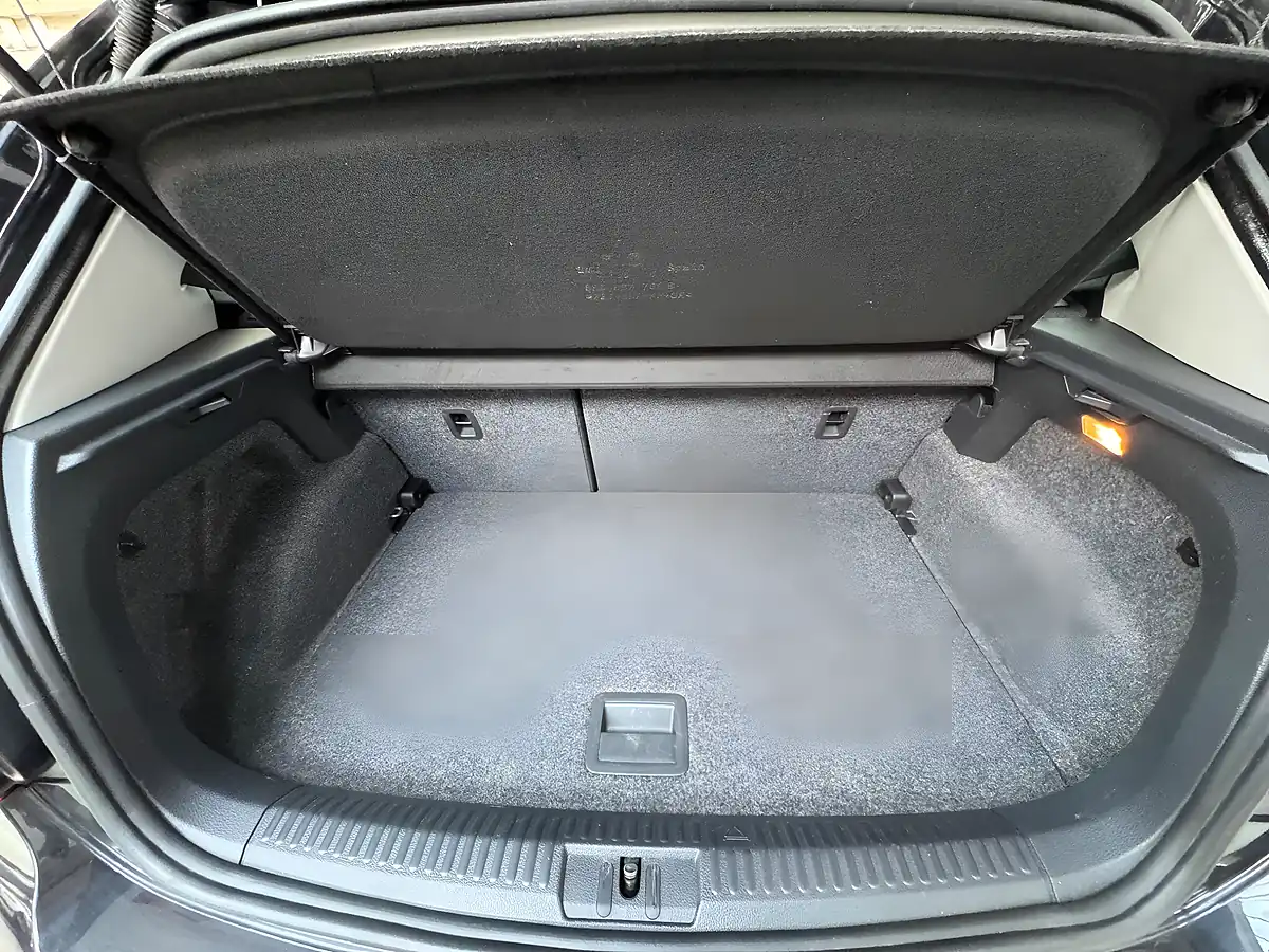 Used 2014 Volkswagen Polo Bluemotion Tech Se Black - Interior and Exterior details 17