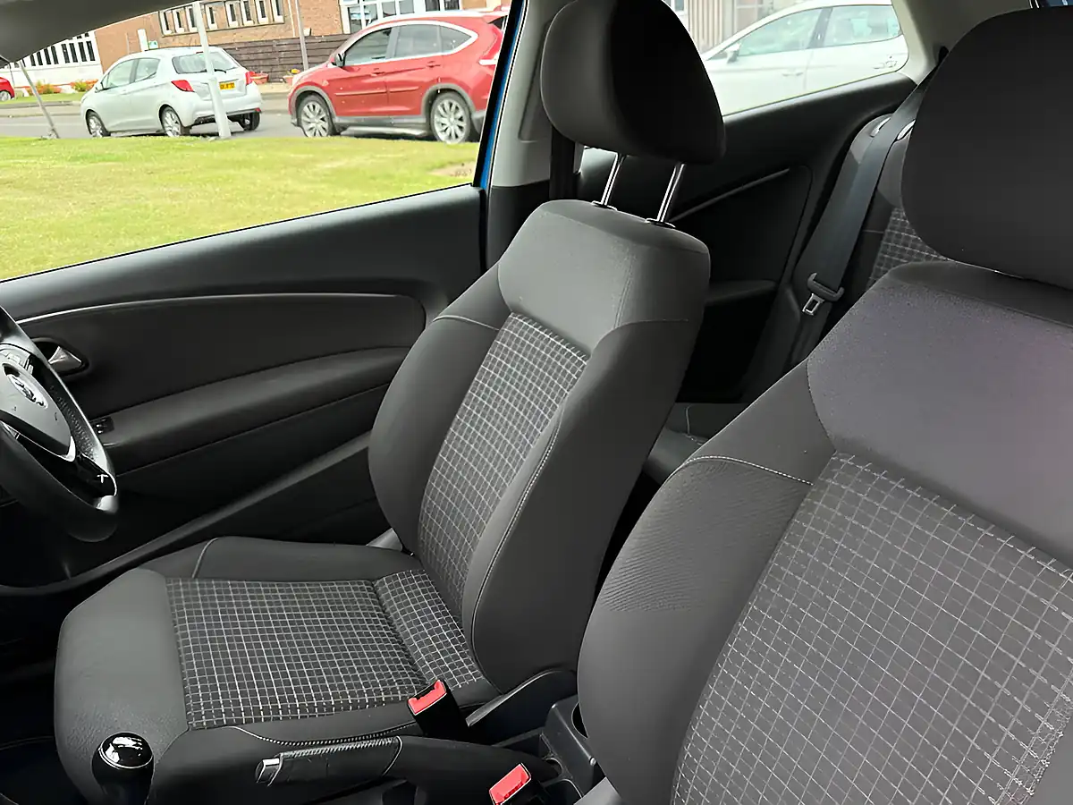 Used 2014 Volkswagen Polo Bluemotion Tech Se Blue - Interior and Exterior details 13