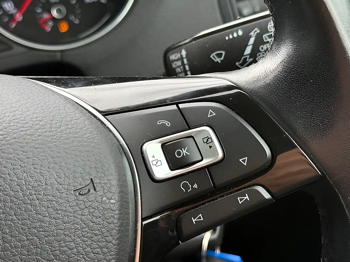 Used 2014 Volkswagen Polo Bluemotion Tech Se Blue - Interior and Exterior details 17
