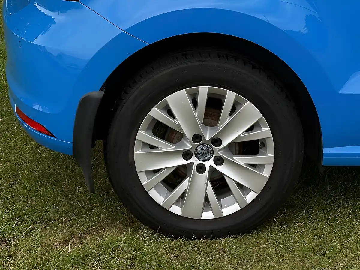 Used 2014 Volkswagen Polo Bluemotion Tech Se Blue - Interior and Exterior details 8