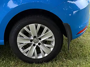 Used 2014 Volkswagen Polo Bluemotion Tech Se Blue - Interior and Exterior details 9