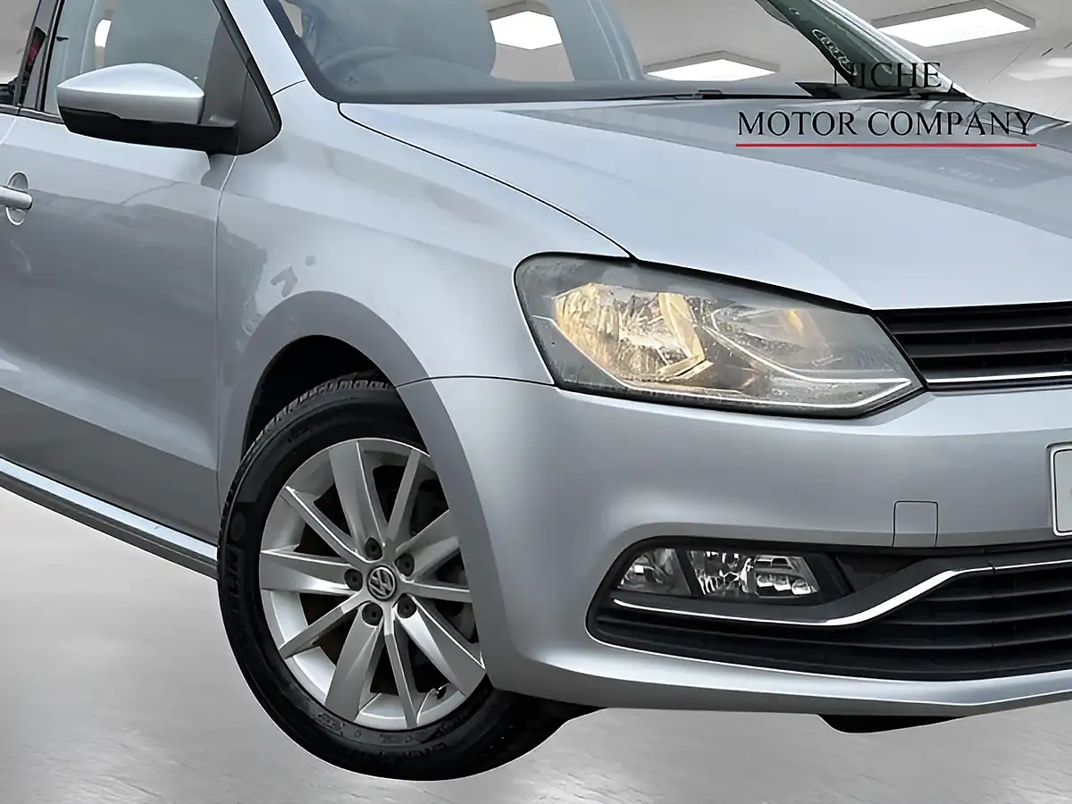 Used 2014 Volkswagen Polo Bluemotion Tech Se Silver - Interior and Exterior details 10