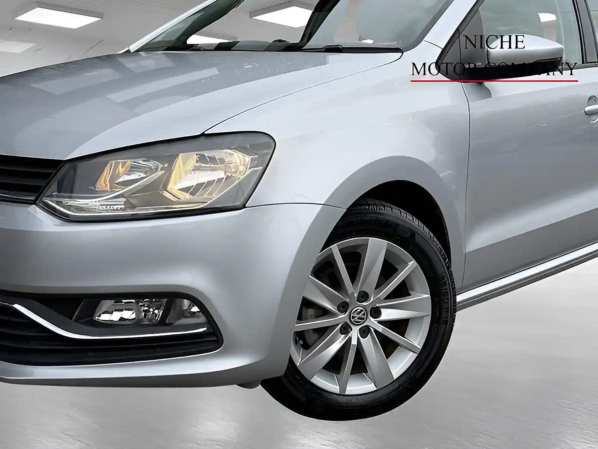 Used 2014 Volkswagen Polo Bluemotion Tech Se Silver - Interior and Exterior details 11