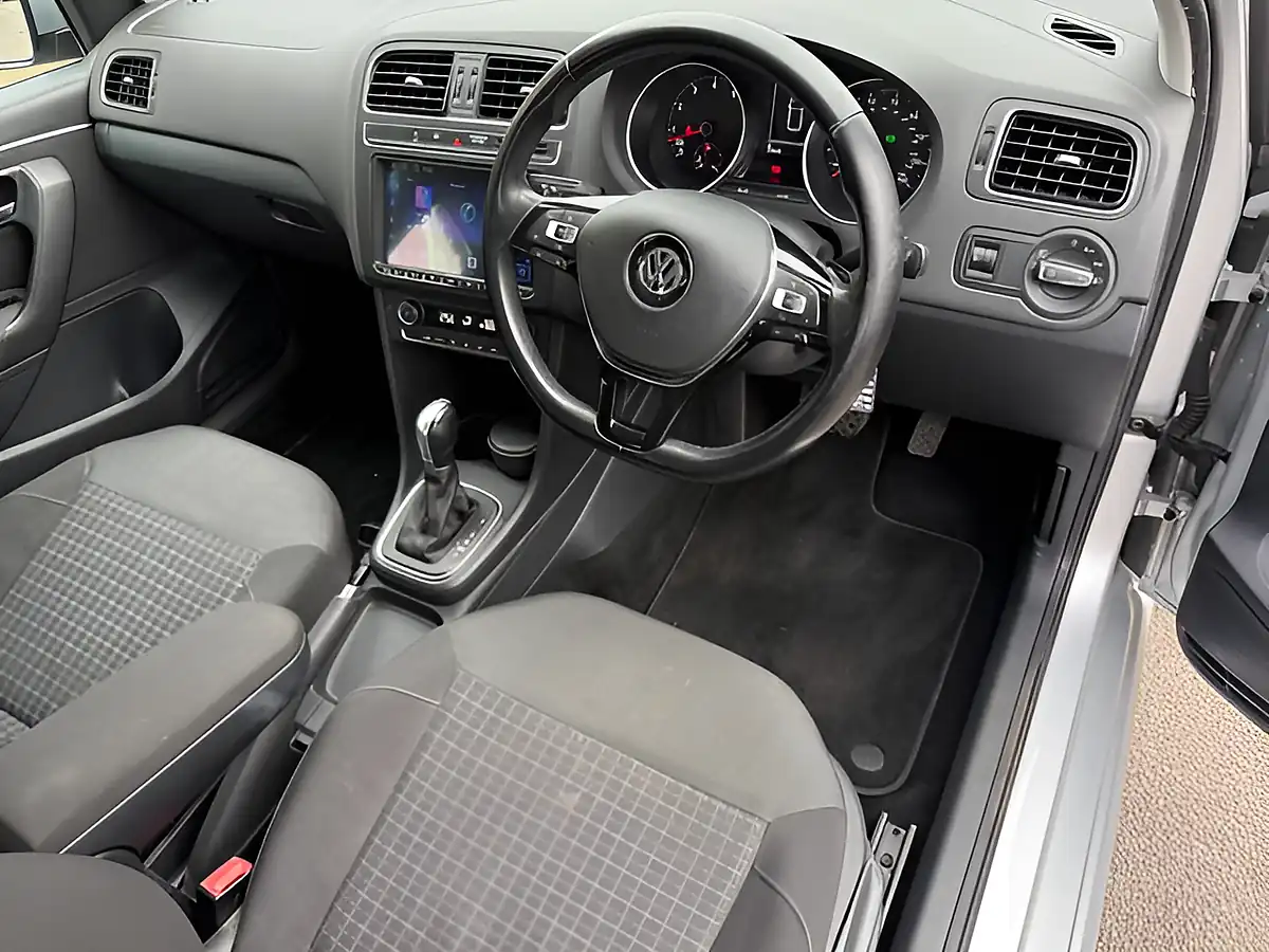 Used 2014 Volkswagen Polo Bluemotion Tech Se Silver - Interior and Exterior details 17