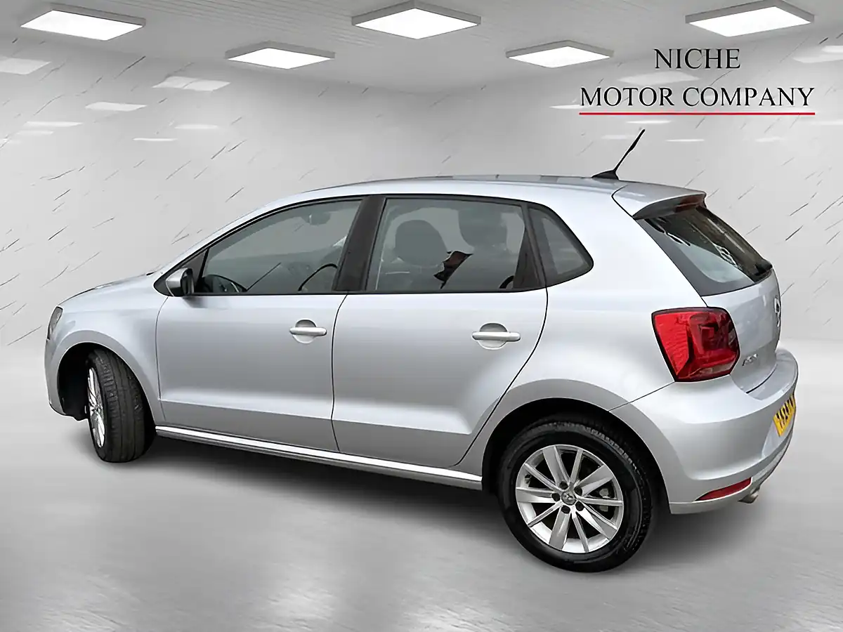 Used 2014 Volkswagen Polo Bluemotion Tech Se Silver - Interior and Exterior details 9