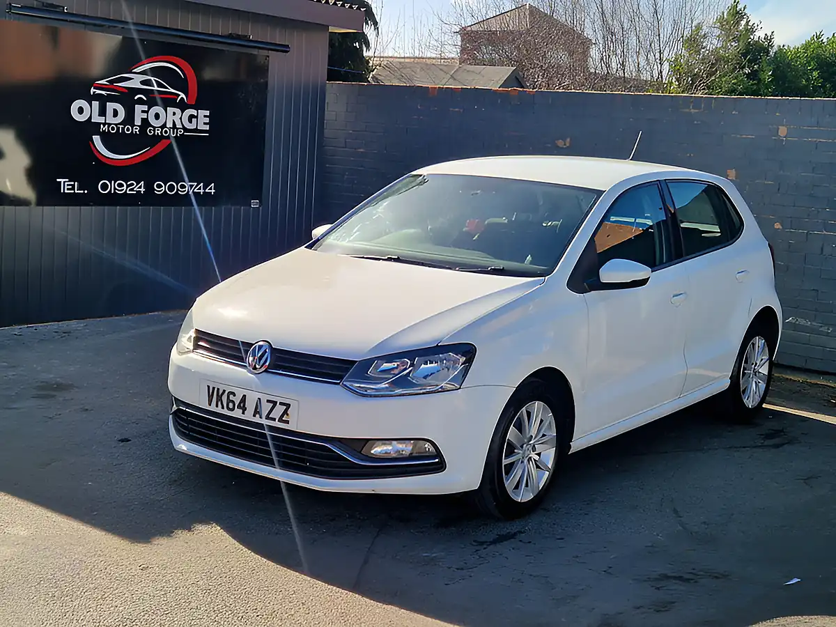 Used 2014 Volkswagen Polo Bluemotion Tech Se White - Front View