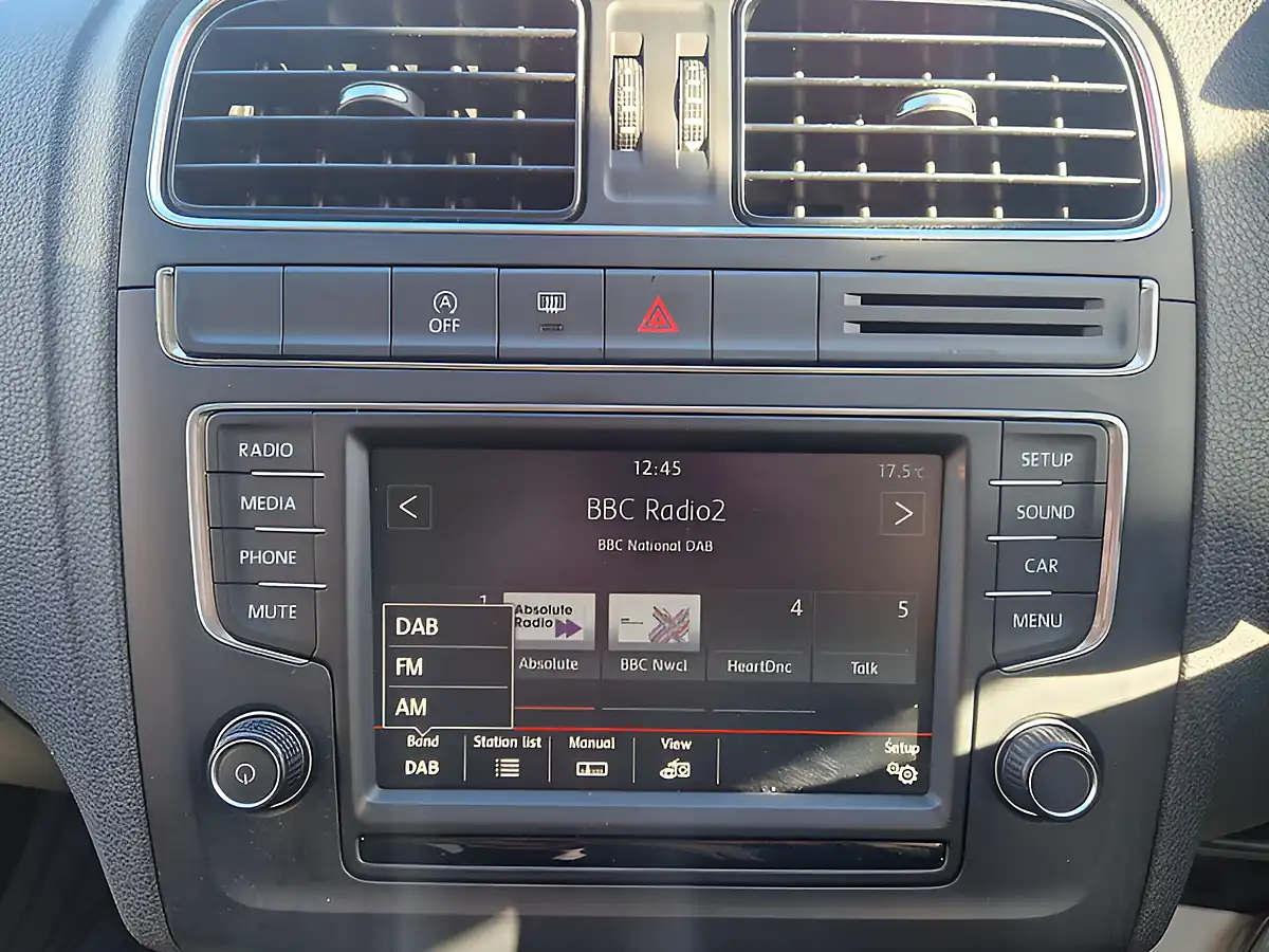 Used 2014 Volkswagen Polo Bluemotion Tech Se White - Interior and Exterior details 17