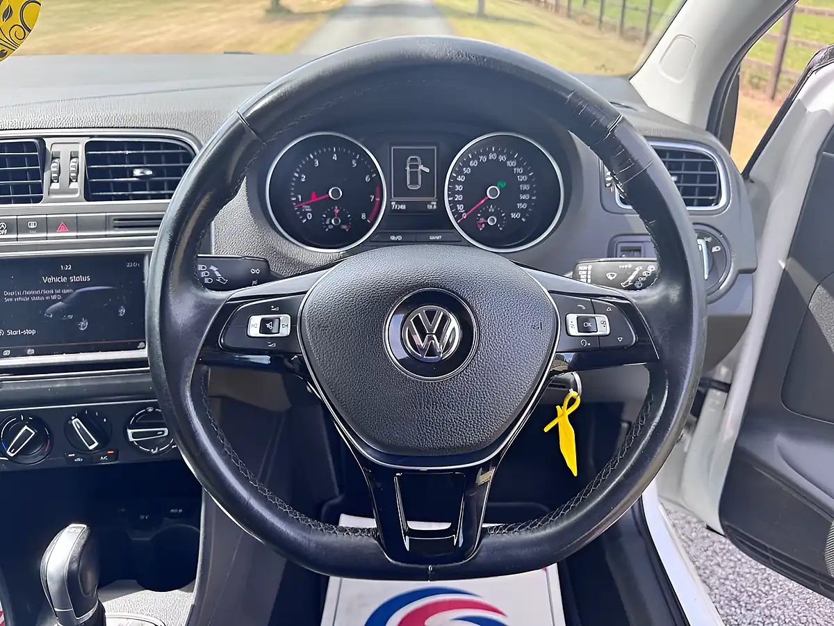Used 2014 Volkswagen Polo Bluemotion Tech Se White - Interior and Exterior details 10