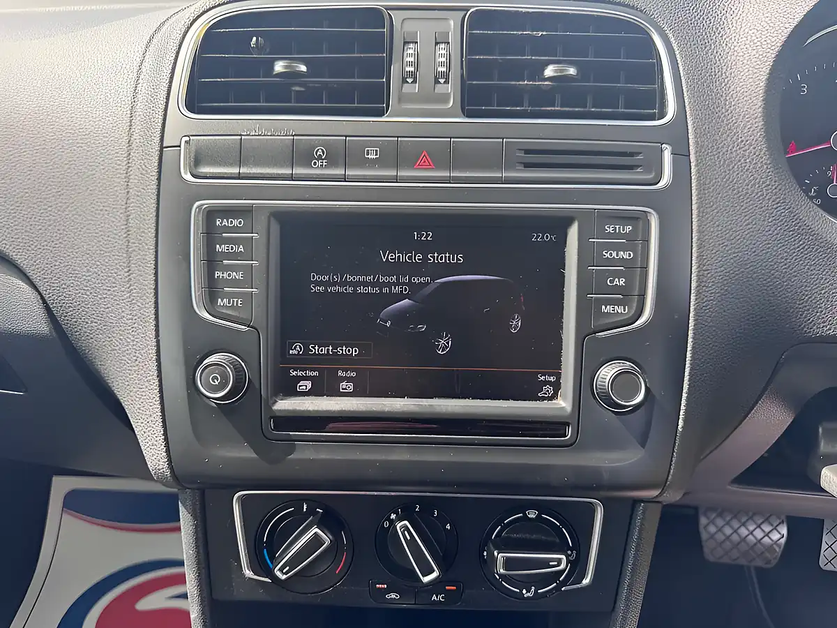Used 2014 Volkswagen Polo Bluemotion Tech Se White - Interior and Exterior details 11