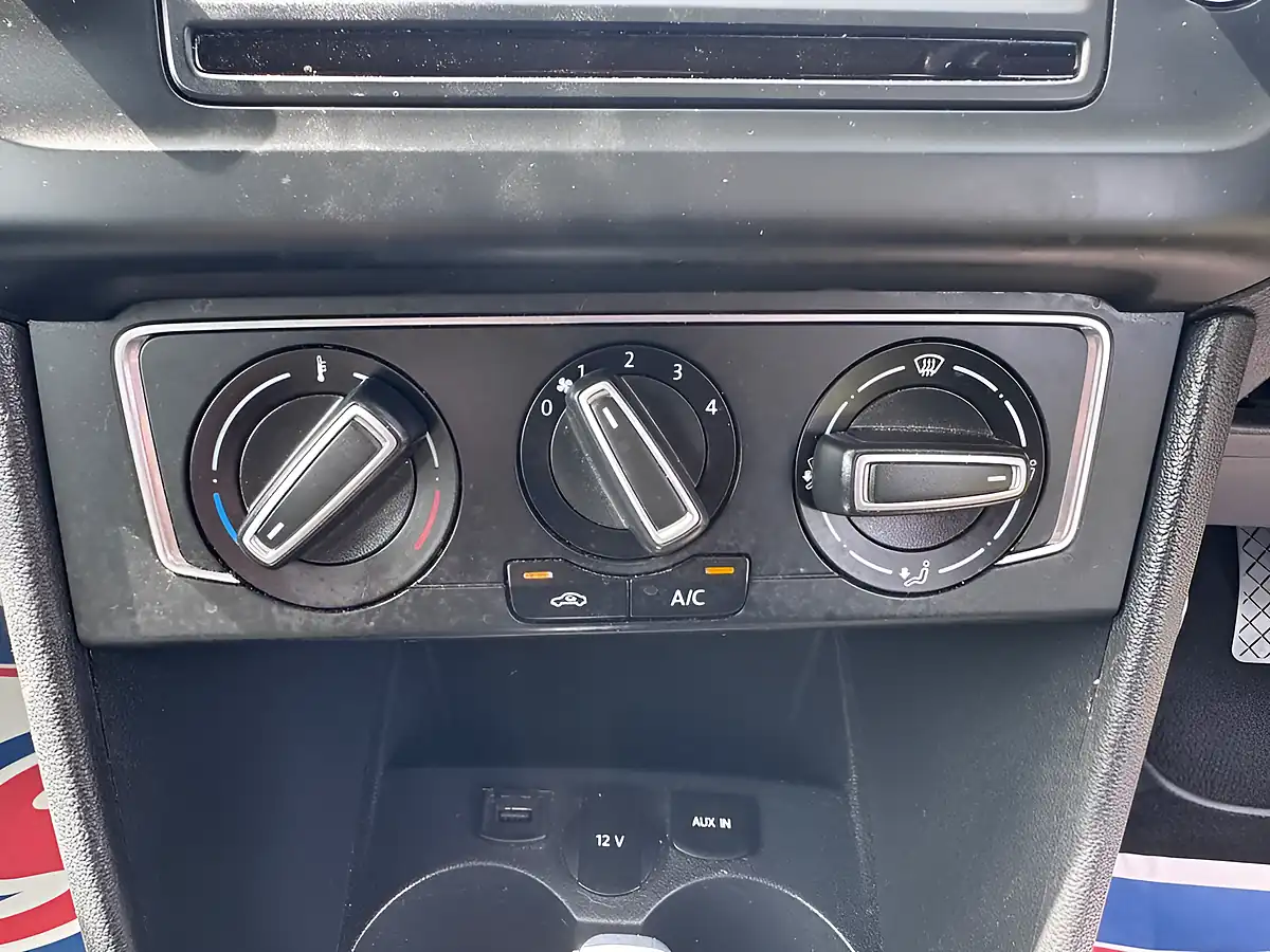 Used 2014 Volkswagen Polo Bluemotion Tech Se White - Interior and Exterior details 12