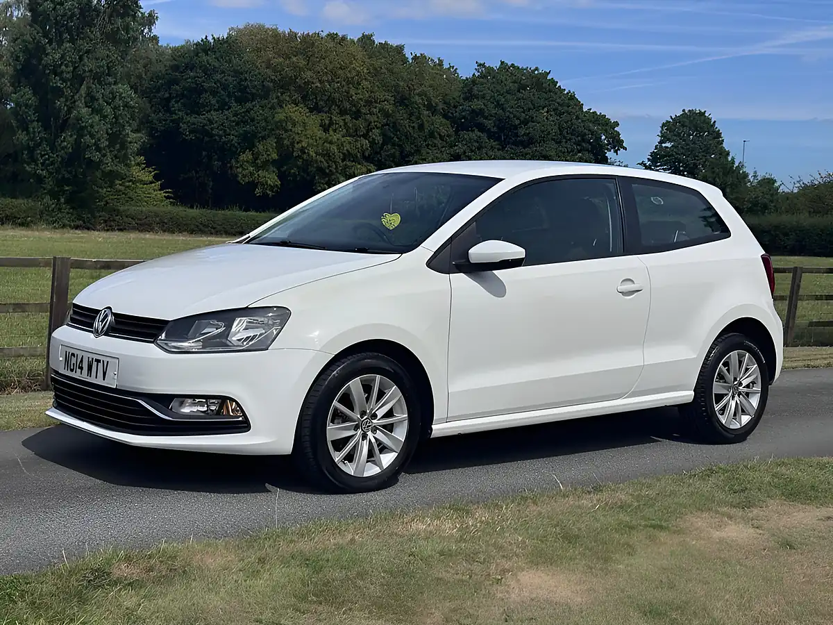 Used 2014 Volkswagen Polo Bluemotion Tech Se White - Interior and Exterior details 2