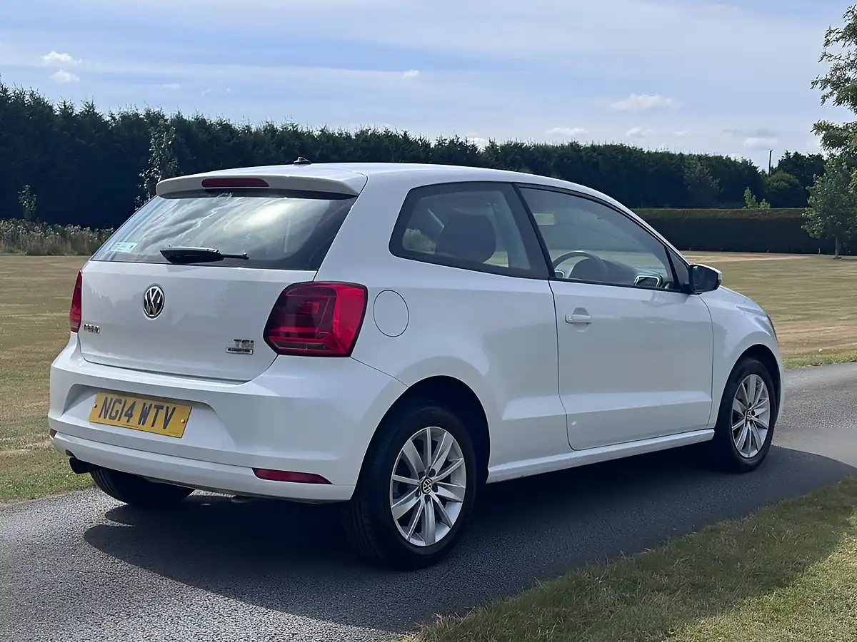 Used 2014 Volkswagen Polo Bluemotion Tech Se White - Interior and Exterior details 5