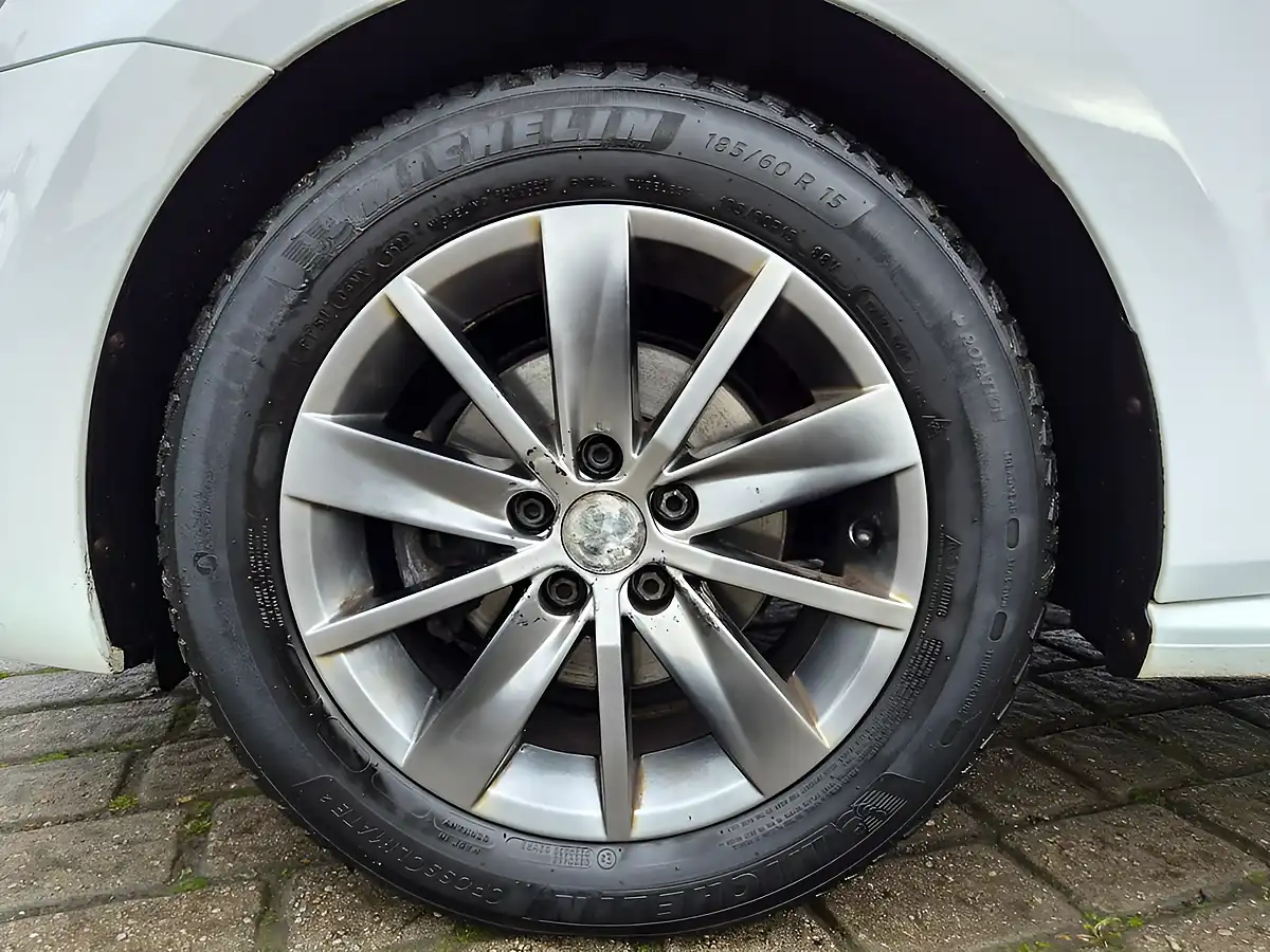 Used 2014 Volkswagen Polo Bluemotion Tech Se White - Interior and Exterior details 13