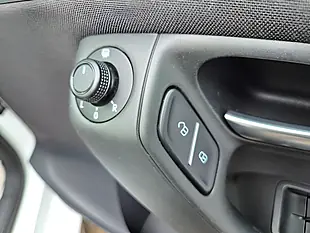 Used 2014 Volkswagen Polo Bluemotion Tech Se White - Interior and Exterior details 15