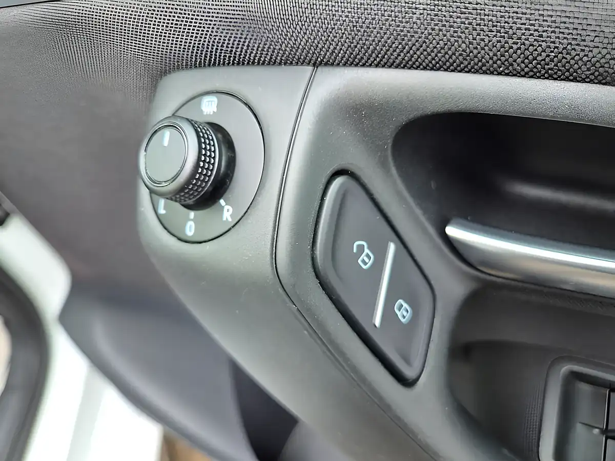 Used 2014 Volkswagen Polo Bluemotion Tech Se White - Interior and Exterior details 15