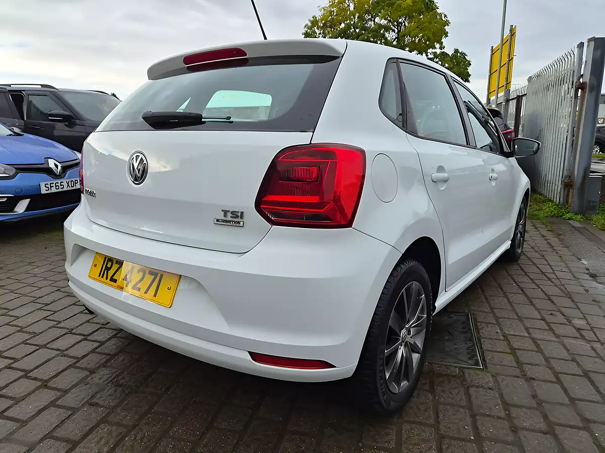 Used 2014 Volkswagen Polo Bluemotion Tech Se White - Interior and Exterior details 6