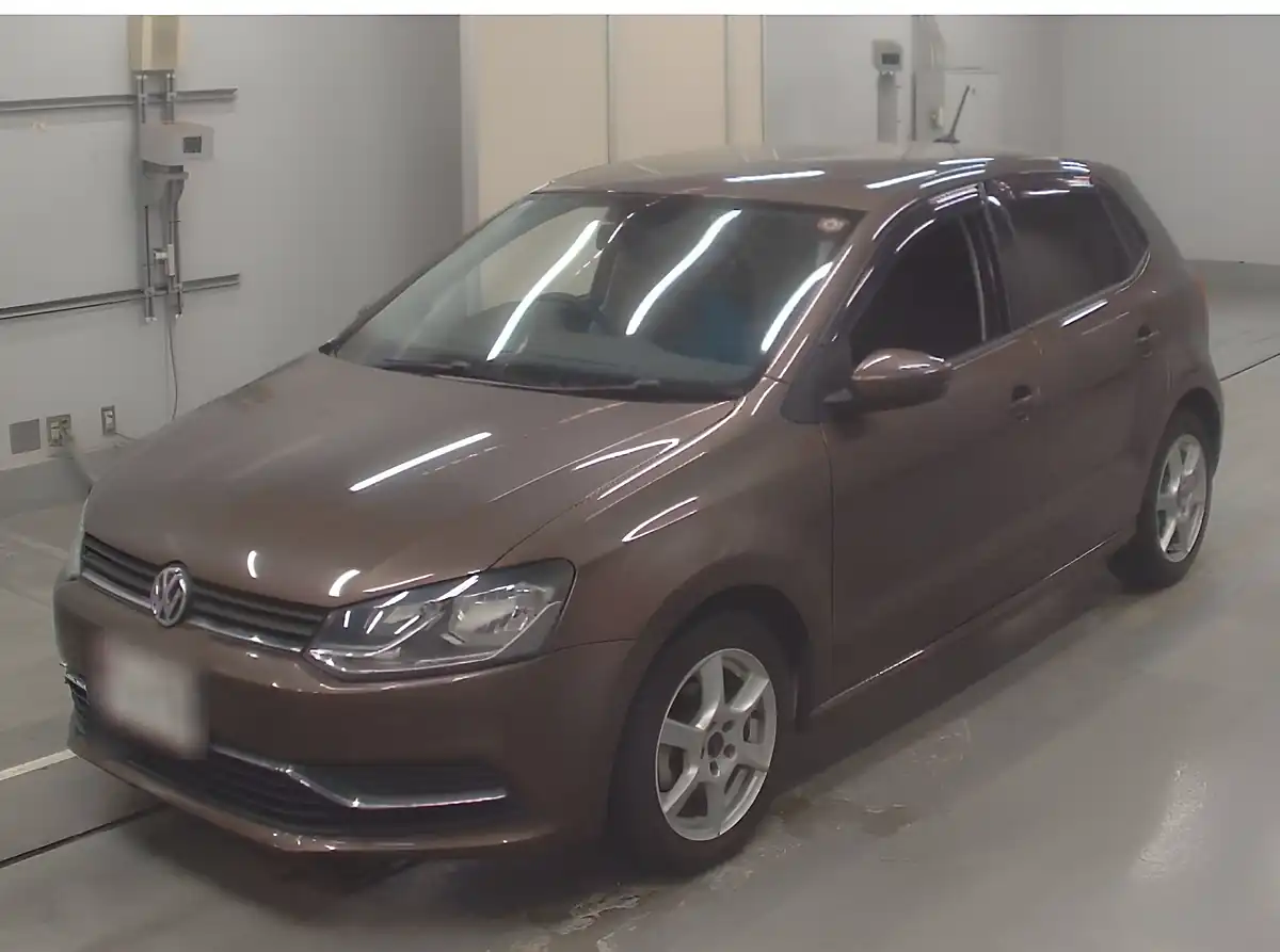 Used 2014 Volkswagen Polo Comfort Line - Front View