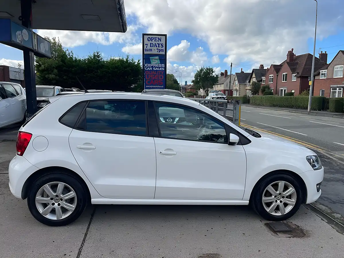 Used 2014 Volkswagen Polo Match Edition White - Interior and Exterior details 3