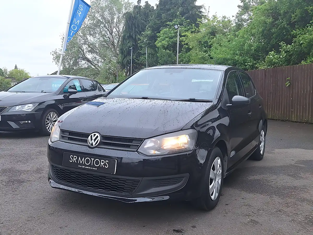 Used 2014 Volkswagen Polo S Black - Interior and Exterior details 3