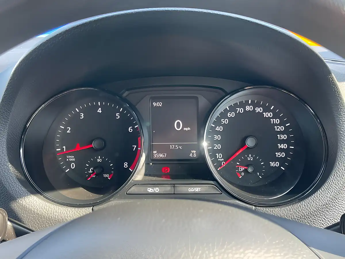 Used 2014 Volkswagen Polo S Red - Interior and Exterior details 19