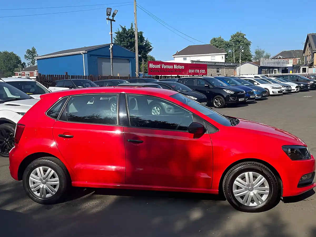 Used 2014 Volkswagen Polo S Red - Interior and Exterior details 7