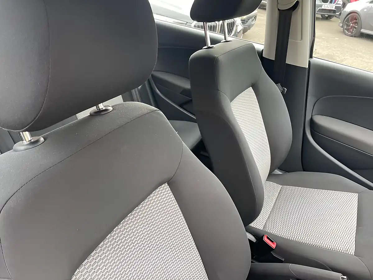Used 2014 Volkswagen Polo S Silver - Interior and Exterior details 15