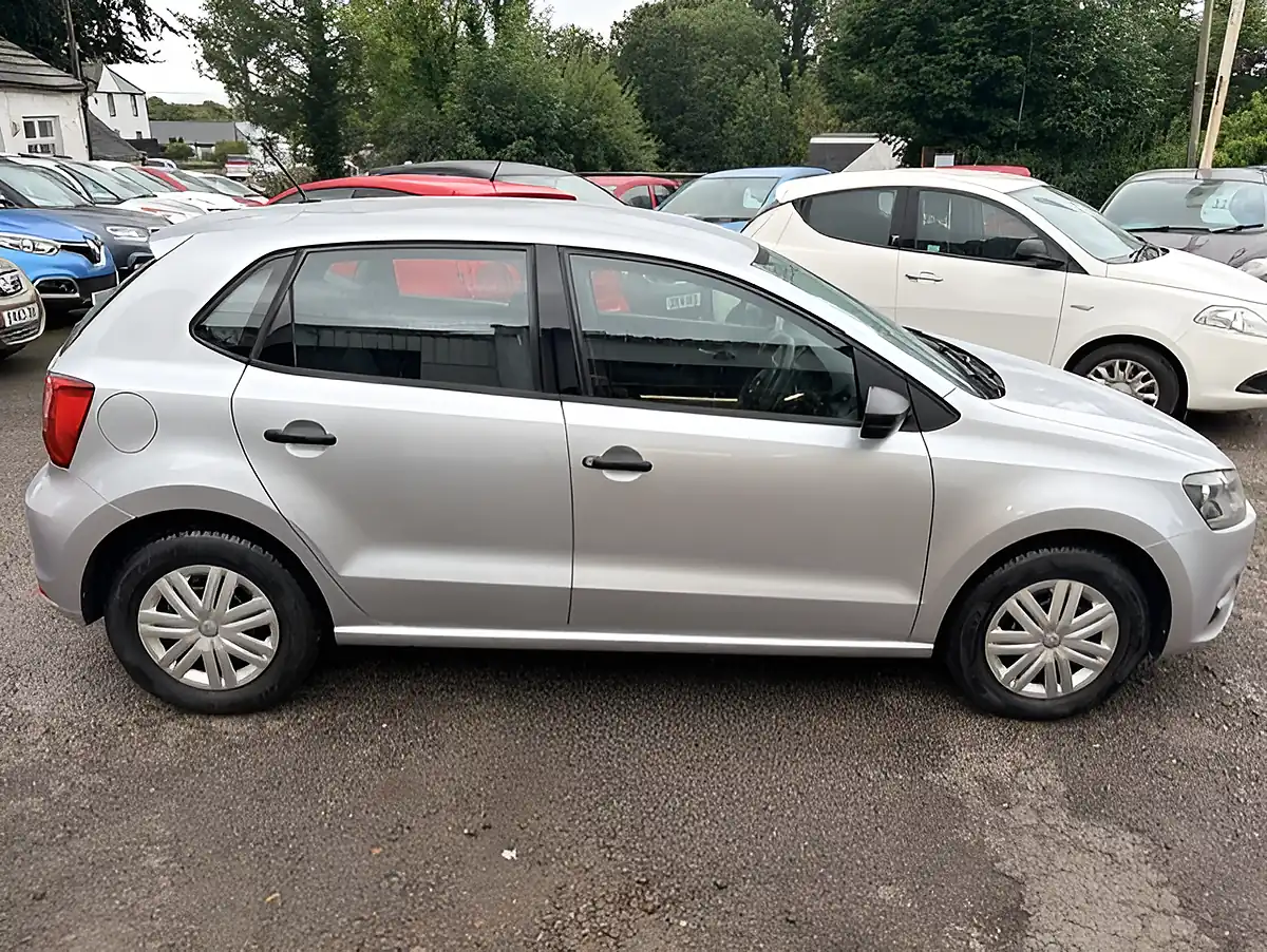 Used 2014 Volkswagen Polo S Silver - Interior and Exterior details 4