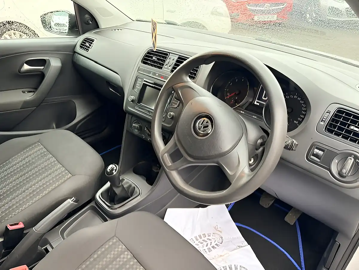 Used 2014 Volkswagen Polo S Silver - Interior and Exterior details 9