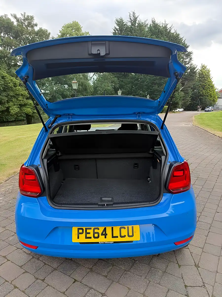 Used 2014 Volkswagen Polo Se Blue - Interior and Exterior details 15