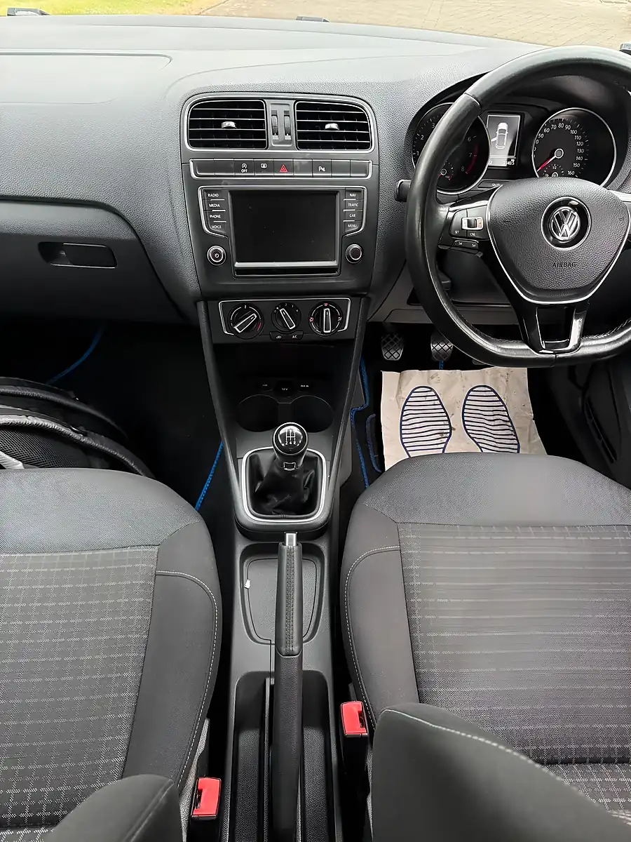 Used 2014 Volkswagen Polo Se Blue - Interior and Exterior details 17