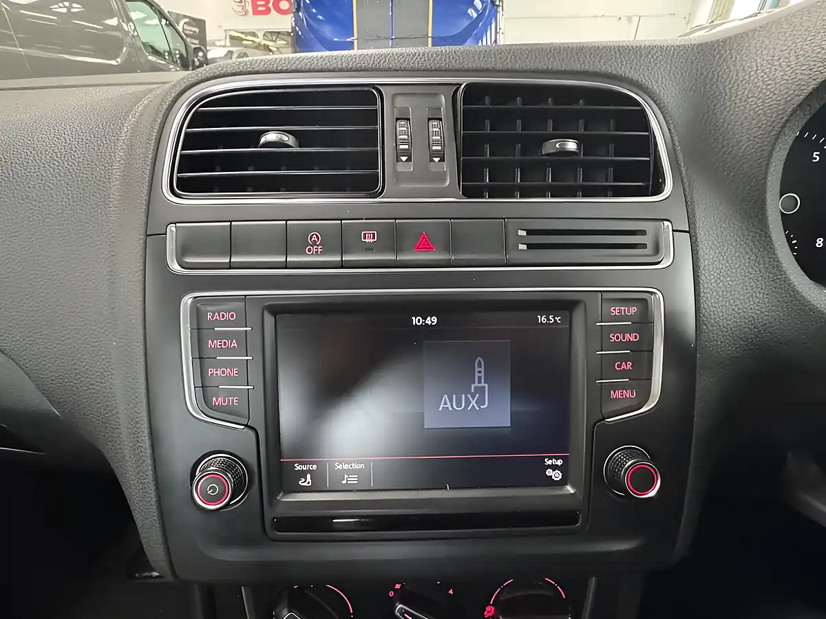 Used 2014 Volkswagen Polo Se Bluemotion Tech Red - Interior and Exterior details 11