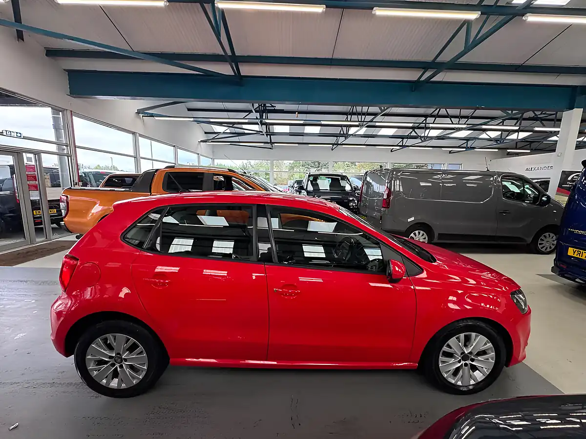 Used 2014 Volkswagen Polo Se Bluemotion Tech Red - Interior and Exterior details 8