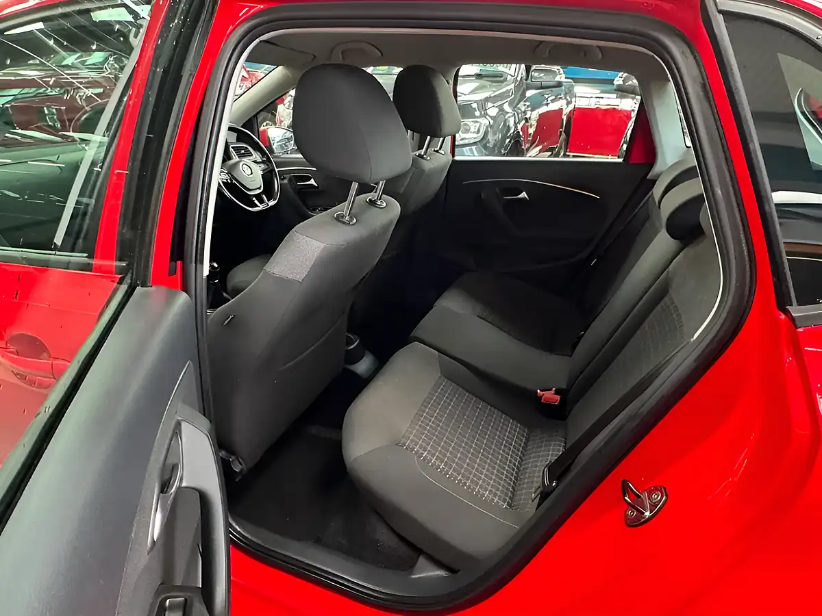 Used 2014 Volkswagen Polo Se Bluemotion Tech Red - Interior and Exterior details 9