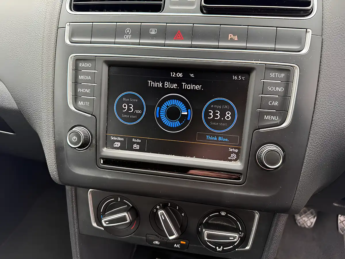Used 2014 Volkswagen Polo Se Red - Interior and Exterior details 12