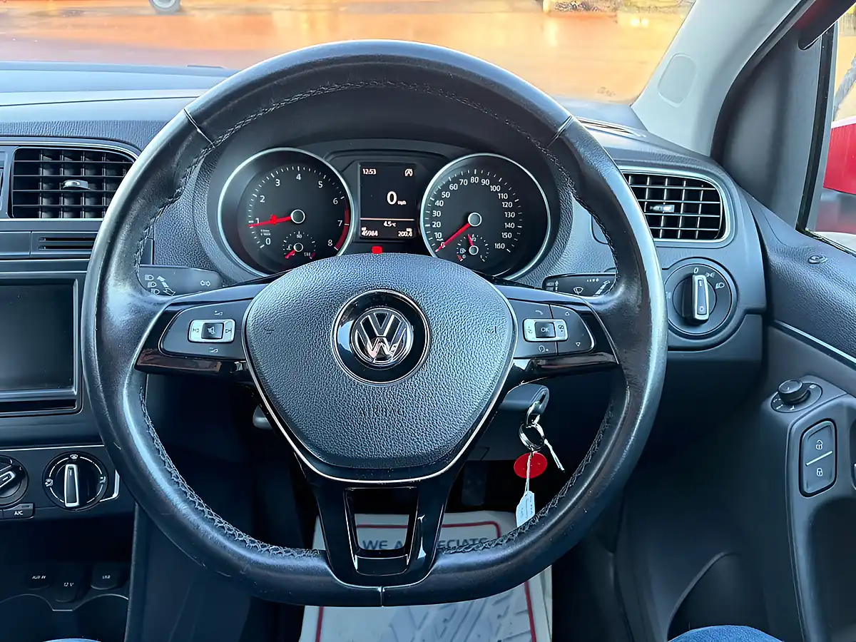 Used 2014 Volkswagen Polo Se Red - Interior and Exterior details 13