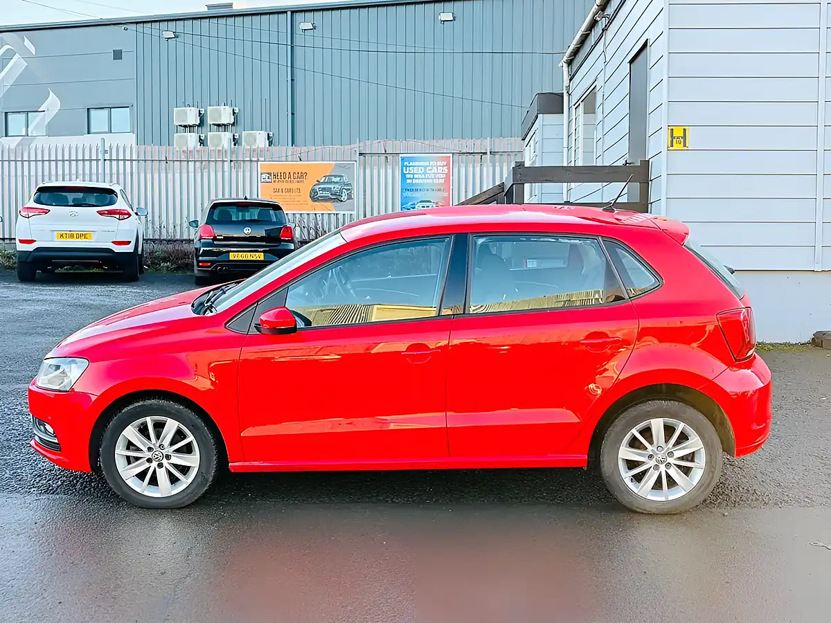 Used 2014 Volkswagen Polo Se Red - Interior and Exterior details 15