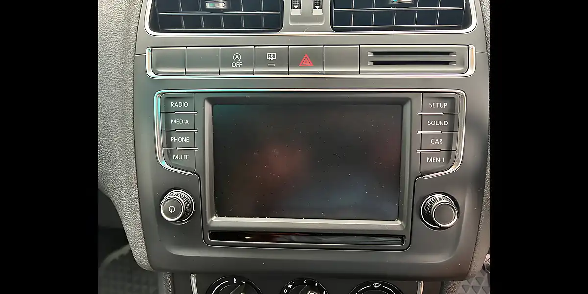Used 2014 Volkswagen Polo Se Red - Interior and Exterior details 11