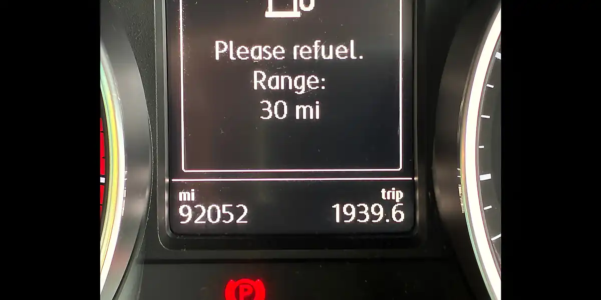 Used 2014 Volkswagen Polo Se Red - Interior and Exterior details 12