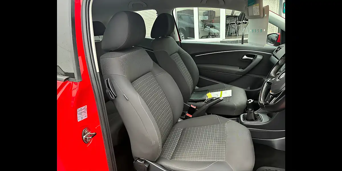Used 2014 Volkswagen Polo Se Red - Interior and Exterior details 8