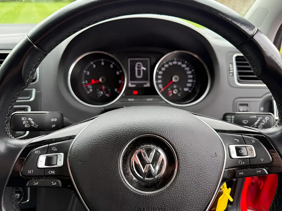 Used 2014 Volkswagen Polo Se Red - Interior and Exterior details 13