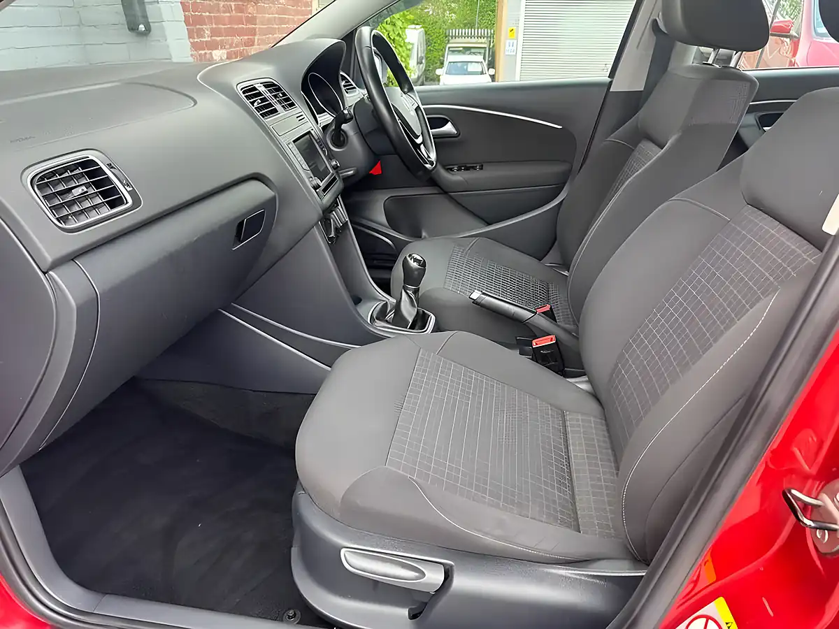 Used 2014 Volkswagen Polo Se Red - Interior and Exterior details 11