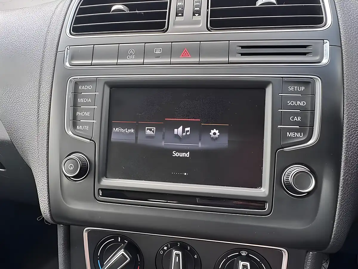 Used 2014 Volkswagen Polo Se Red - Interior and Exterior details 12