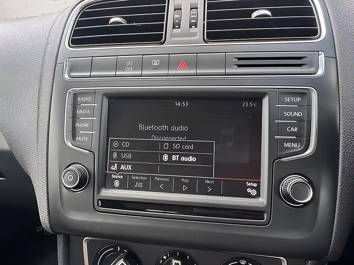 Used 2014 Volkswagen Polo Se Red - Interior and Exterior details 13