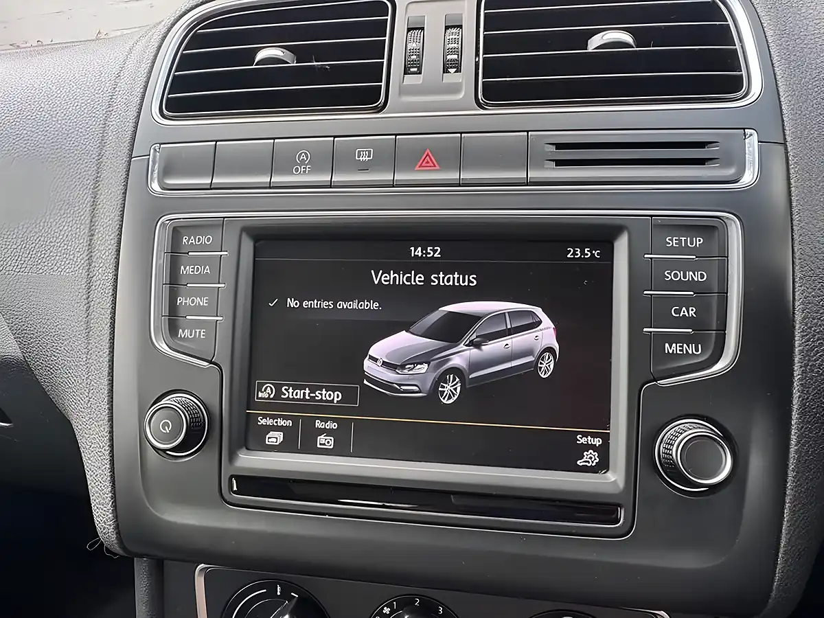 Used 2014 Volkswagen Polo Se Red - Interior and Exterior details 14