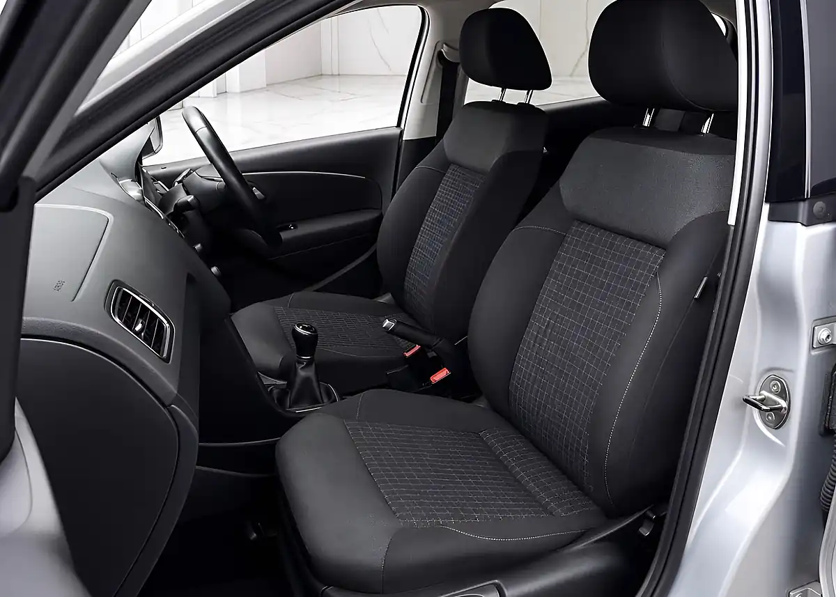 Used 2014 Volkswagen Polo Se Silver - Interior and Exterior details 10