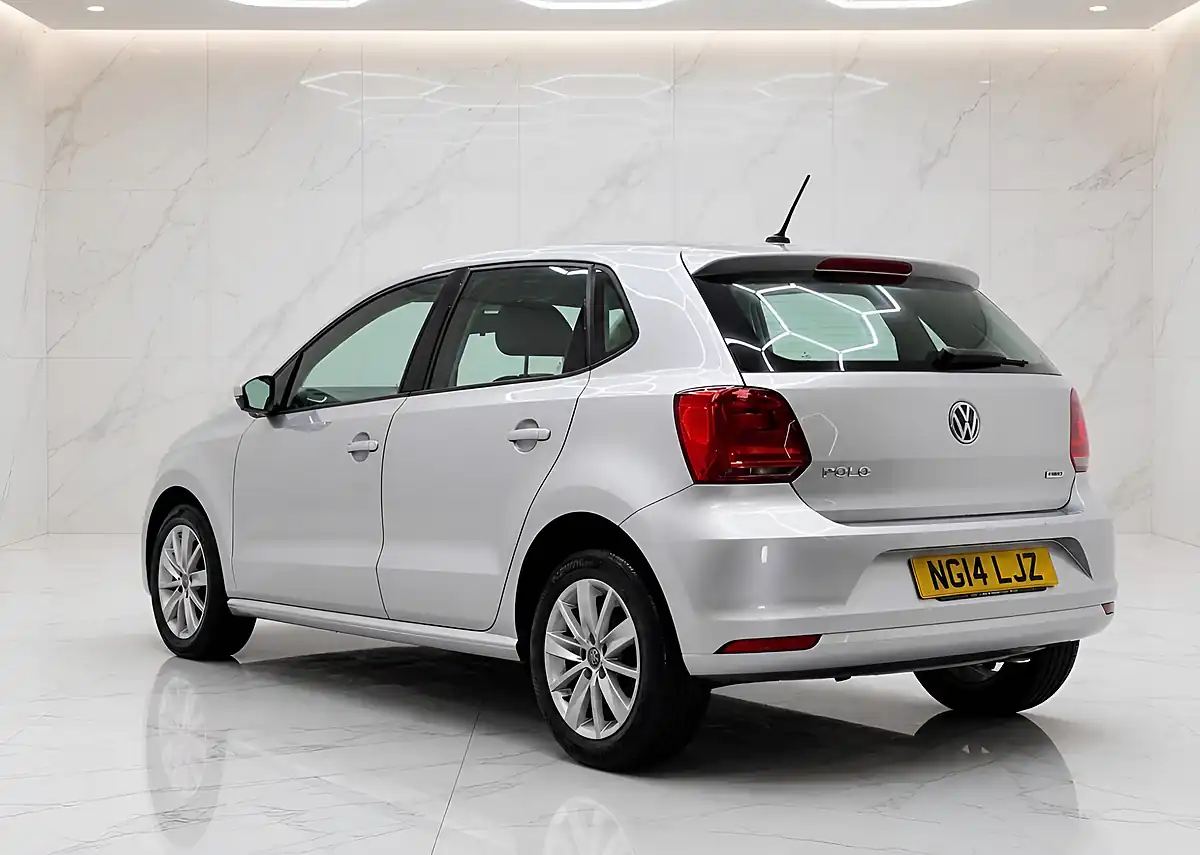 Used 2014 Volkswagen Polo Se Silver - Interior and Exterior details 5