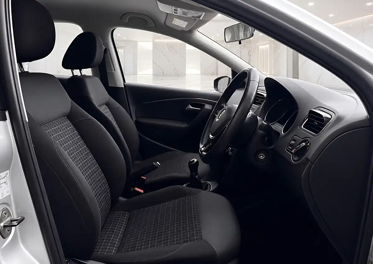 Used 2014 Volkswagen Polo Se Silver - Interior and Exterior details 9